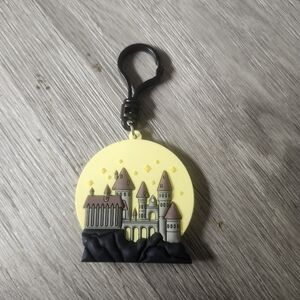 MONOGRAM HARRY POTTER SERIES 8 COLLECTORS BAG CLIP WINTER HOGWARTS SNOW GLOBE